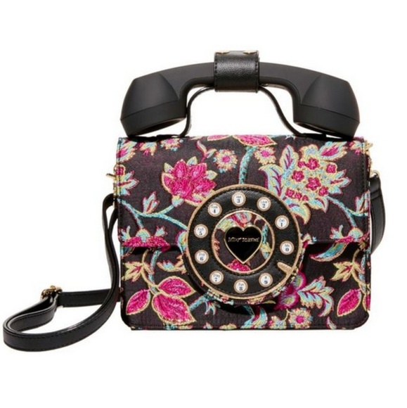 Betsey Johnson Handbags - 🆕 Betsey Johnson Who Is This Phone Bag